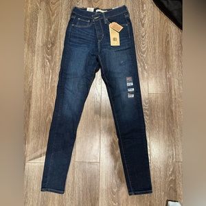 Levi skinny jeans